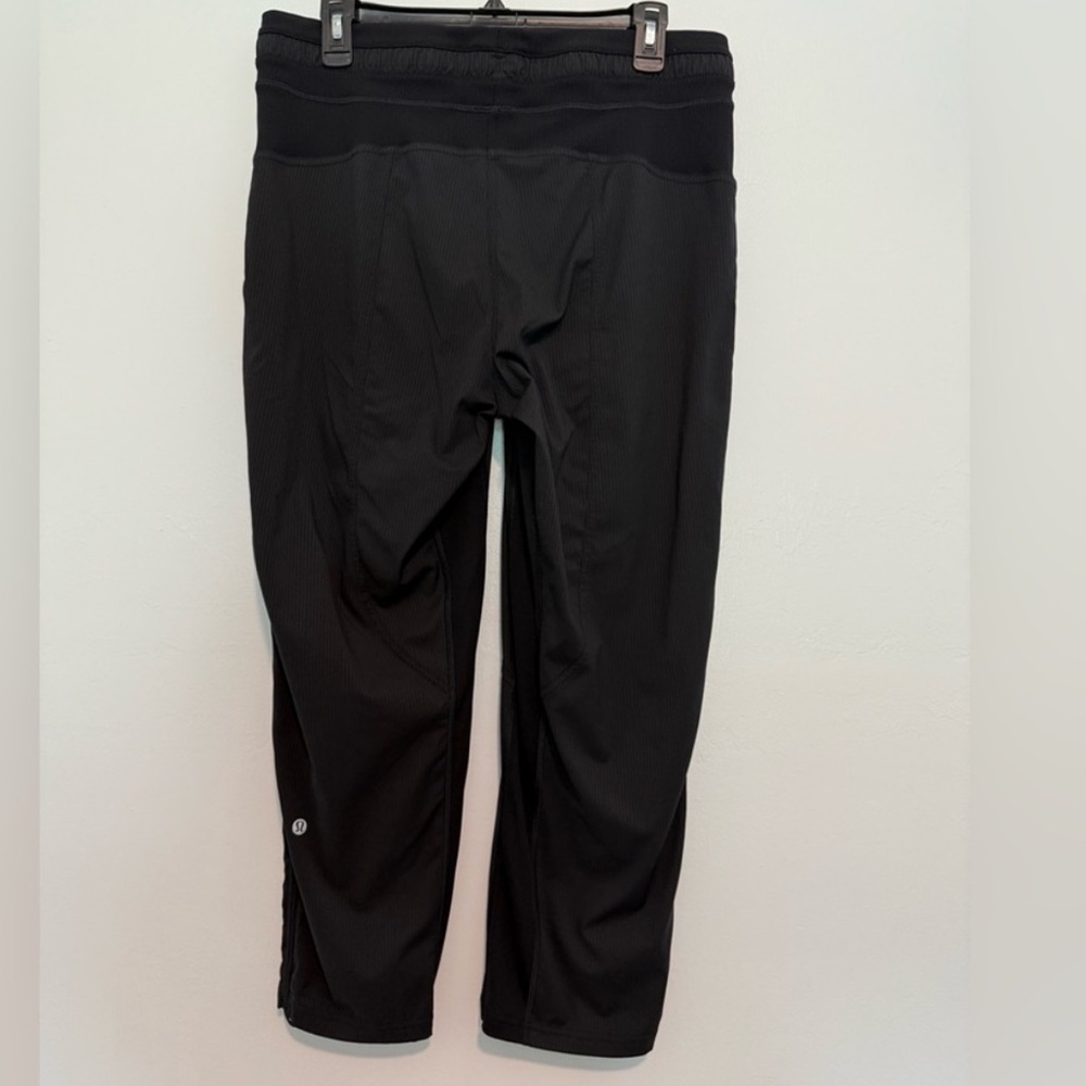 EUC Lululemon Dance Studio Mid-Rise Cropped Pant - Picture 5 of 9